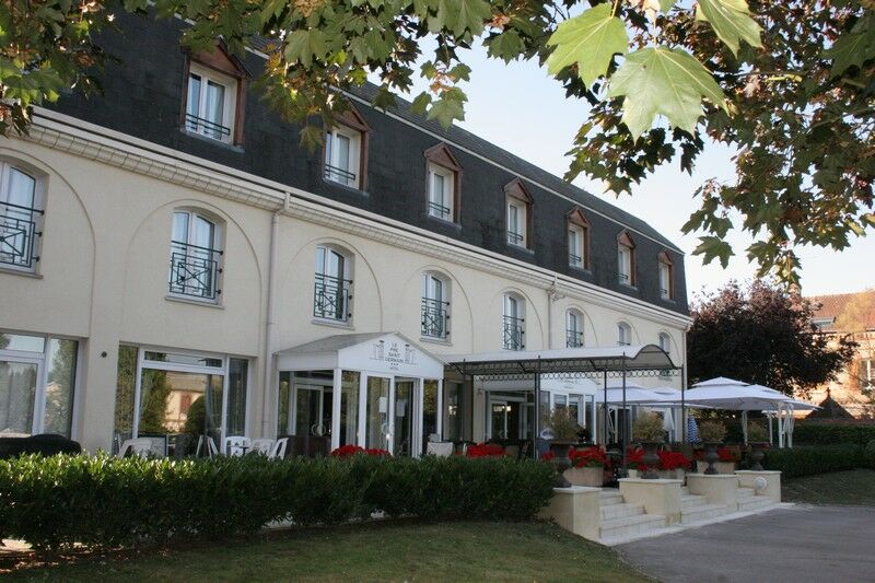 Готель Le Pre Saint Germain Лув'є Екстер'єр фото